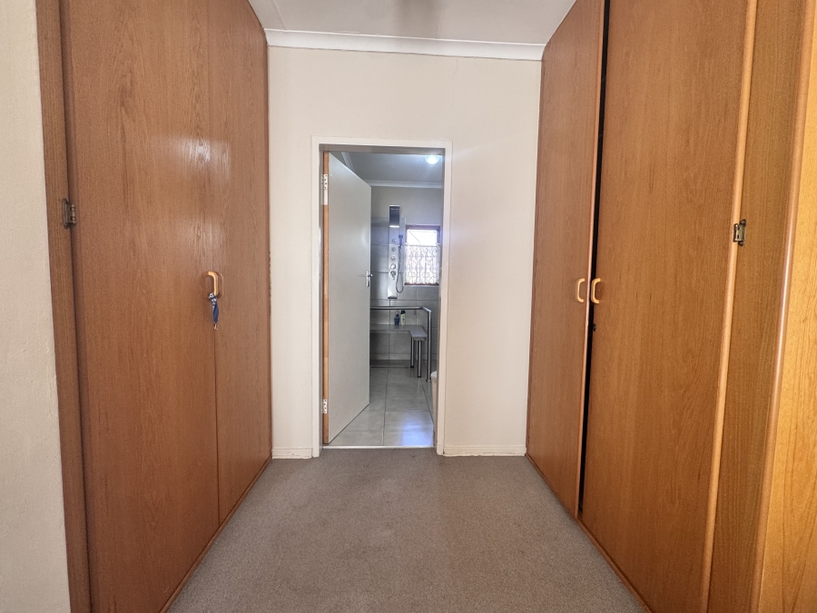 To Let 3 Bedroom Property for Rent in Flamwood North West